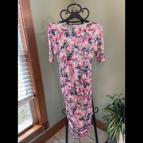 SOLD Motherhood Maternity Flowered fitted Dress Medium - Picture 4 of 8